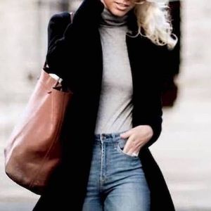 Meet your Posher, Dee